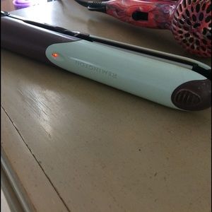 Remington hair straightener