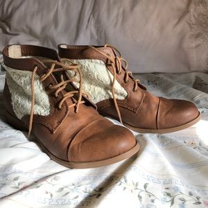 Lace boots