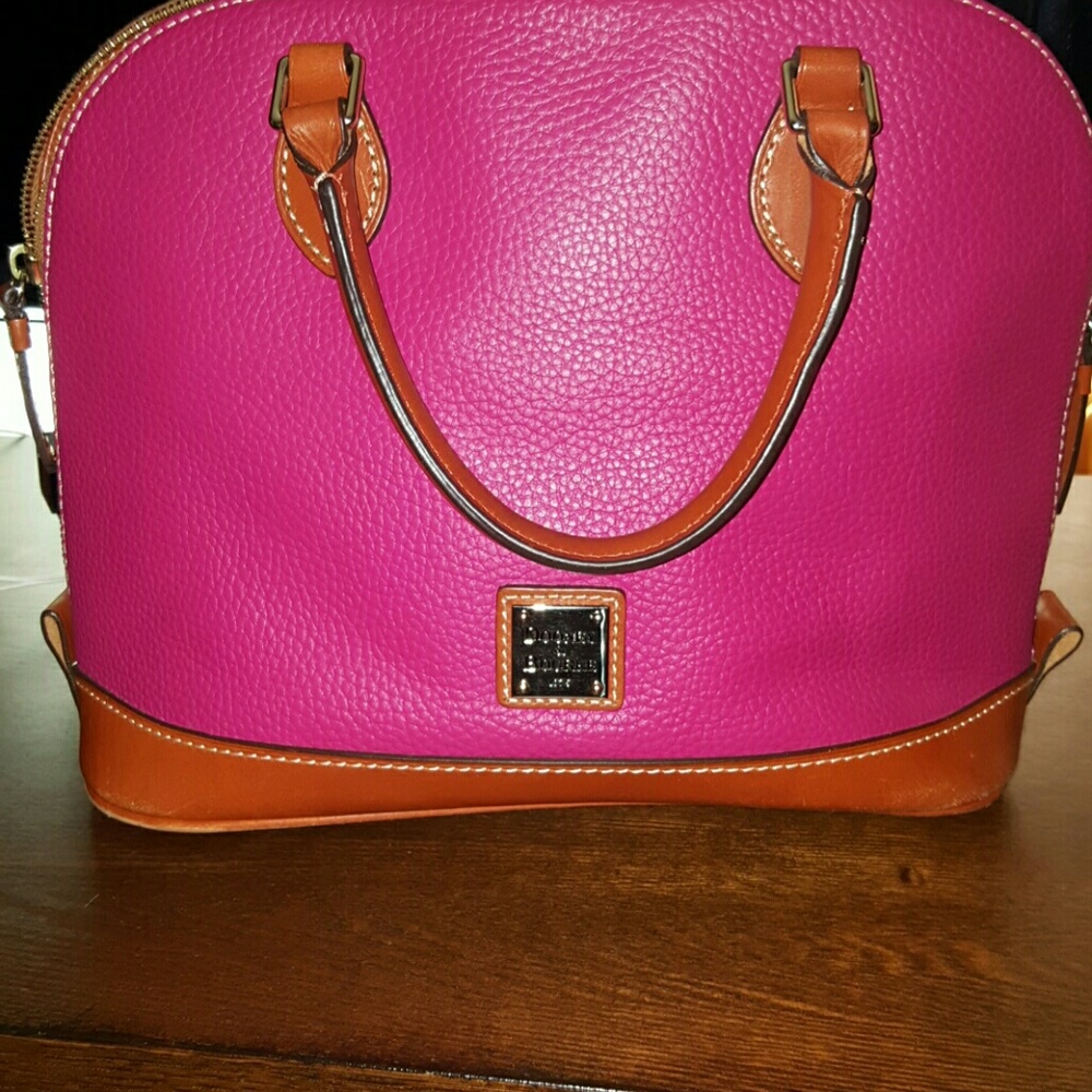 Pretty Pink Dooney and Bourke bag!!