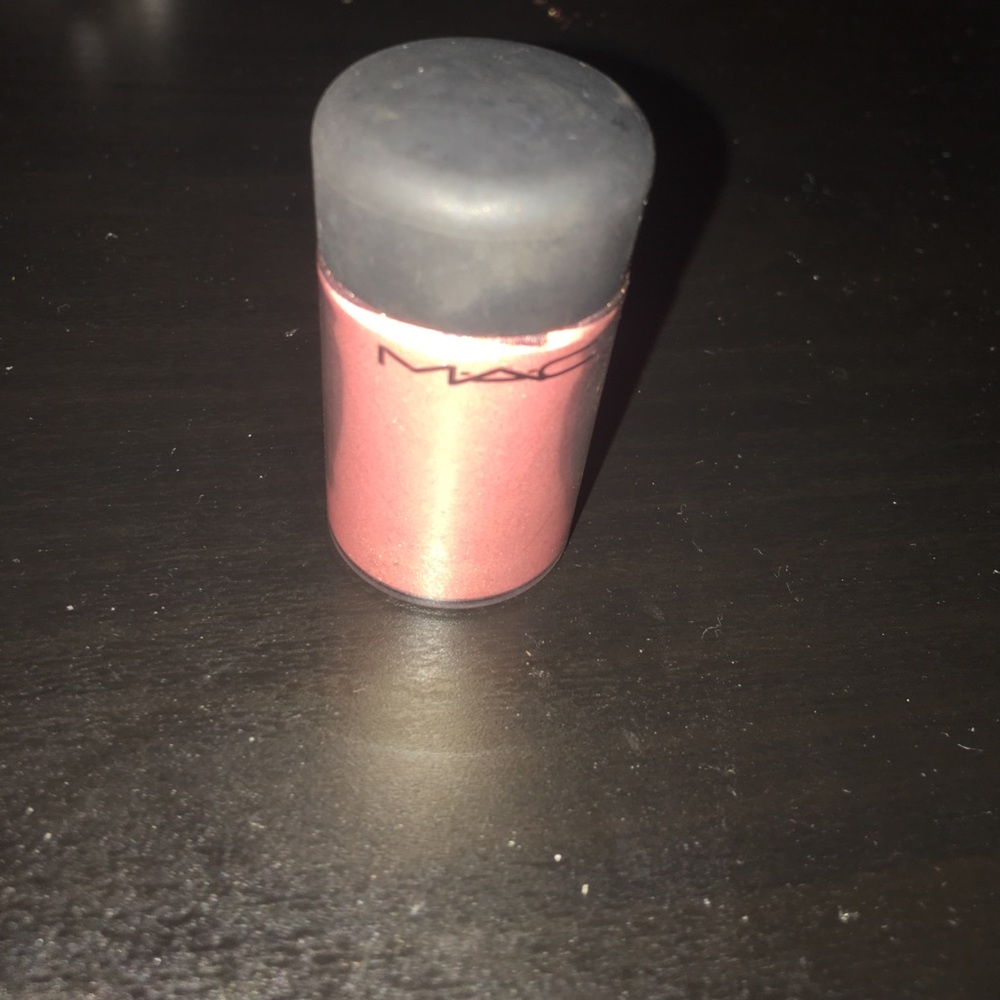 Mac pigment