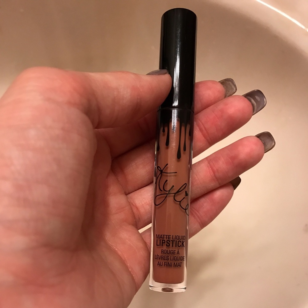 Kylie Cosmetics Lipstick Dolce K