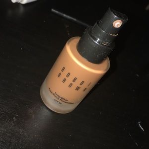 Bobbi Brown Foundation