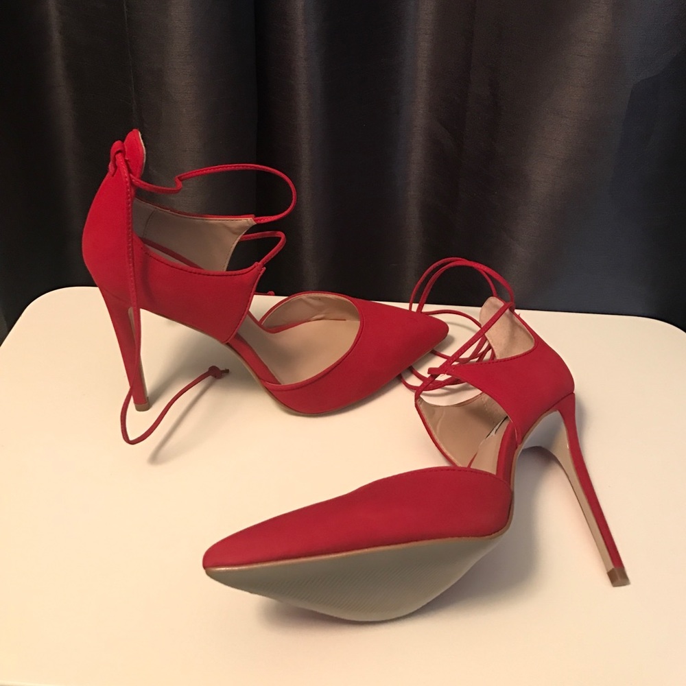 Steven Madden Red Pumps.
