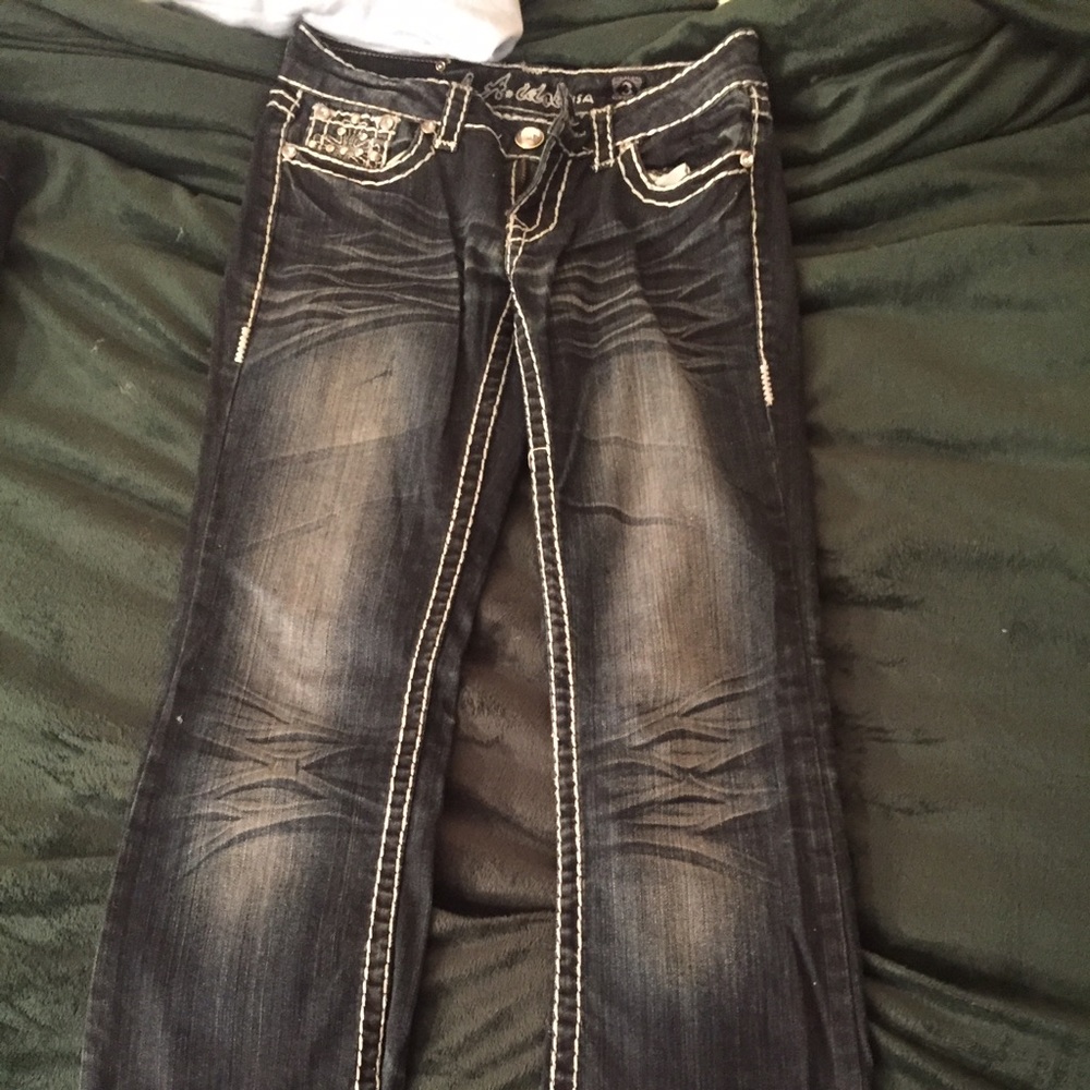 Worn once to try on and did not fit. Like new!