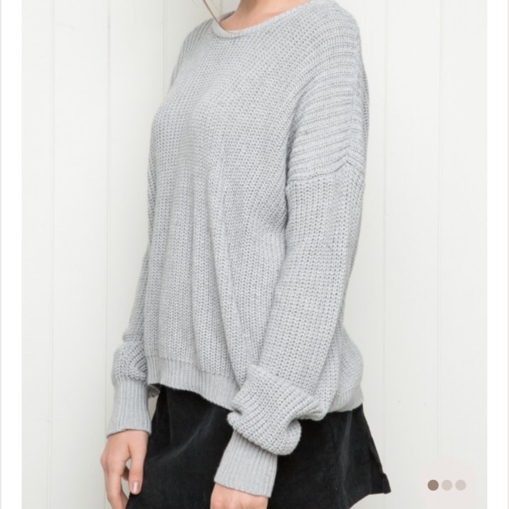 Brandy Melville Betty sweater light gray knit