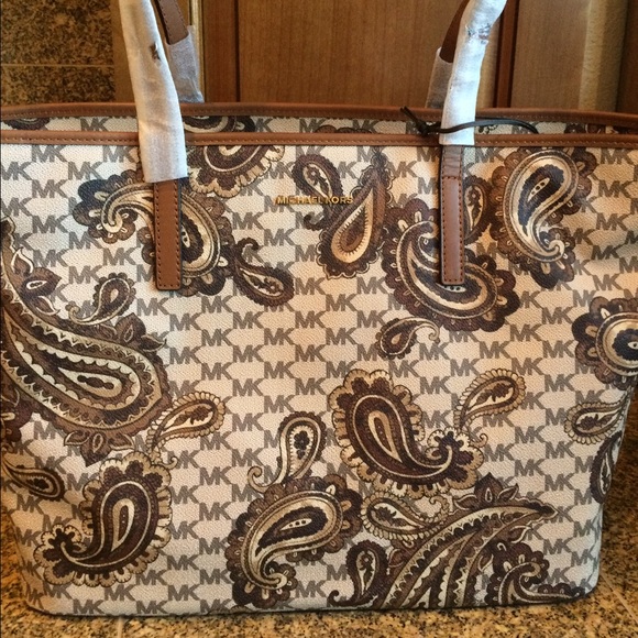 **SALE**Michael Kors Large Tote - Picture 2 of 6