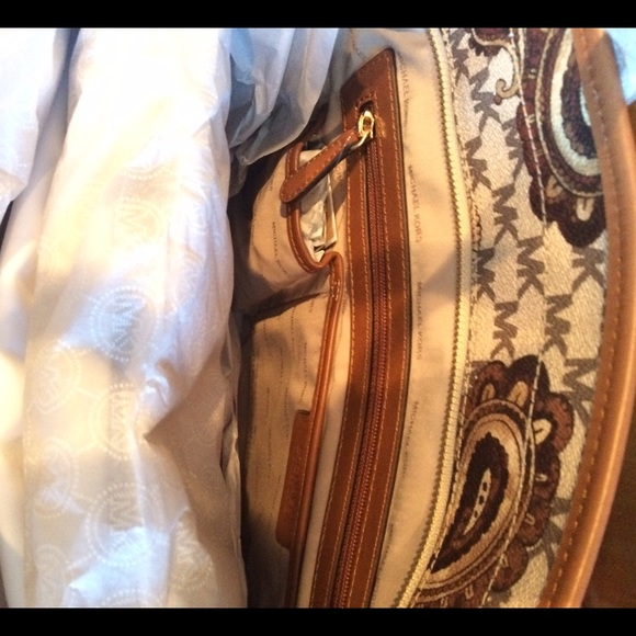 **SALE**Michael Kors Large Tote - Picture 5 of 6