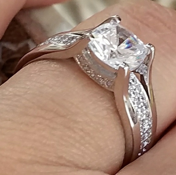 14k Solid White Gold Engagement Ring - Picture 4 of 8