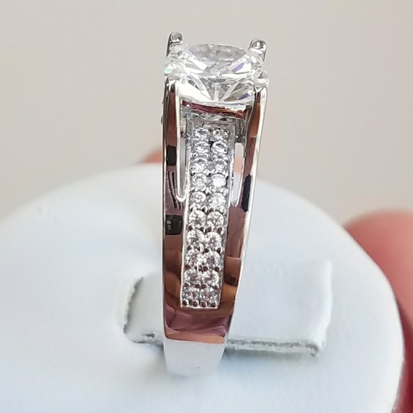 14k Solid White Gold Engagement Ring - Picture 5 of 8