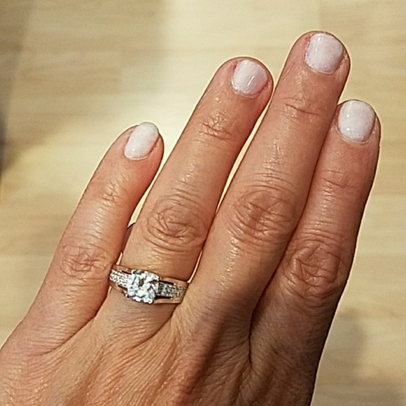 14k Solid White Gold Engagement Ring - Picture 7 of 8