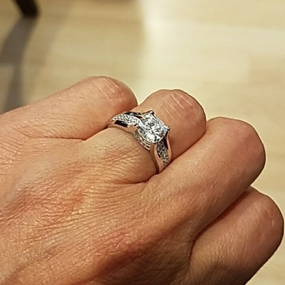 14k Solid White Gold Engagement Ring - Picture 8 of 8