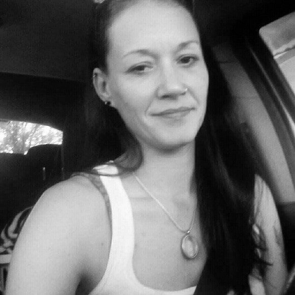 Hi! Welcome, my name is Jamie. - Picture 3 of 8