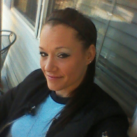 Hi! Welcome, my name is Jamie. - Picture 5 of 8