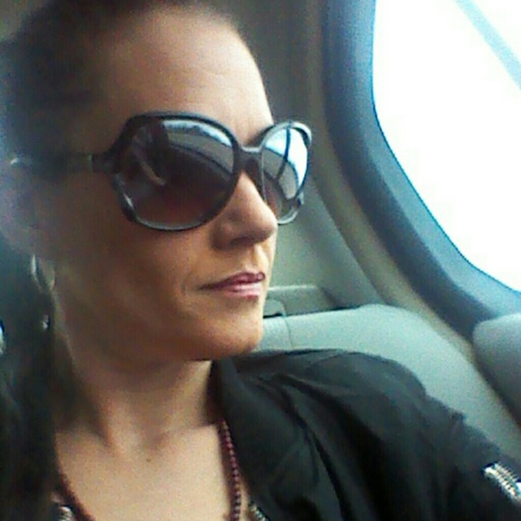 Hi! Welcome, my name is Jamie. - Picture 6 of 8