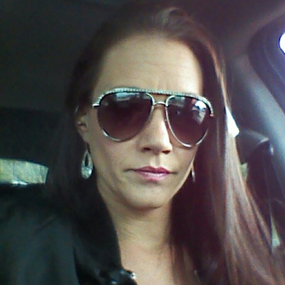 Hi! Welcome, my name is Jamie. - Picture 7 of 8