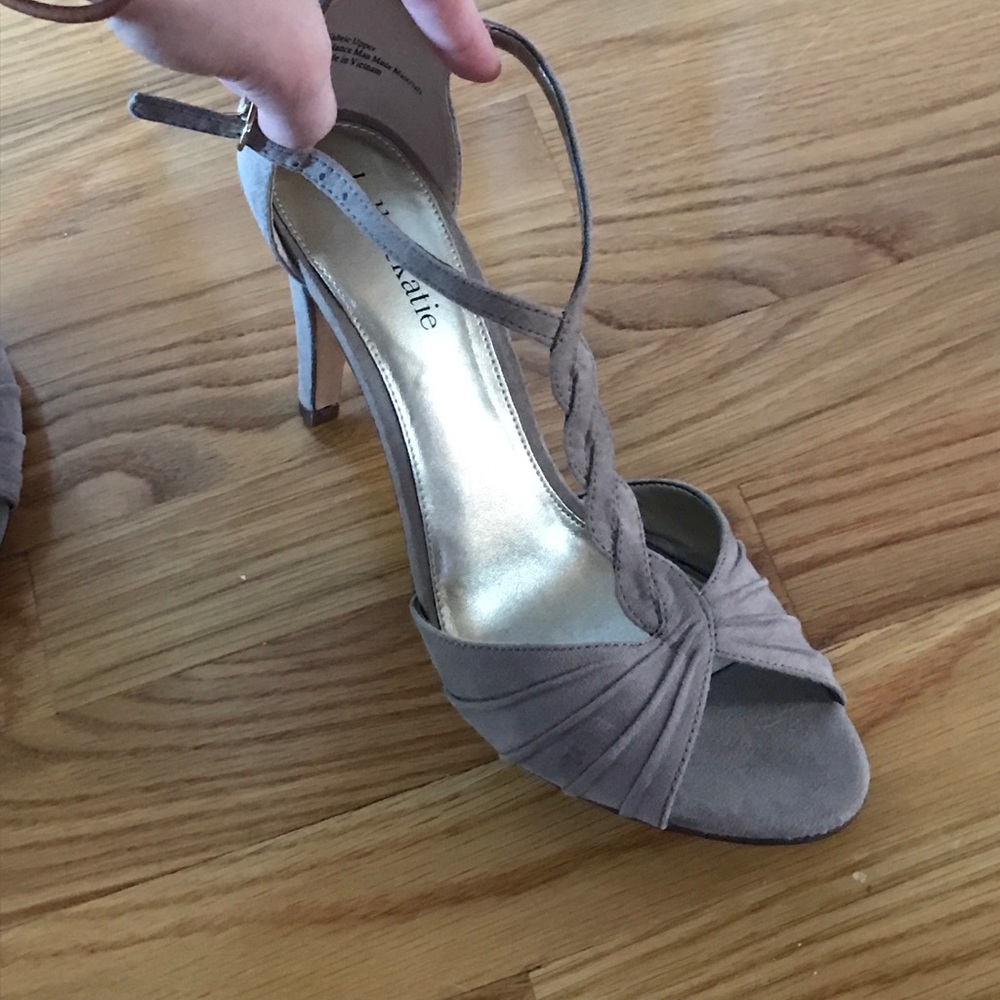 Kelly and Katy tan heeled sandals