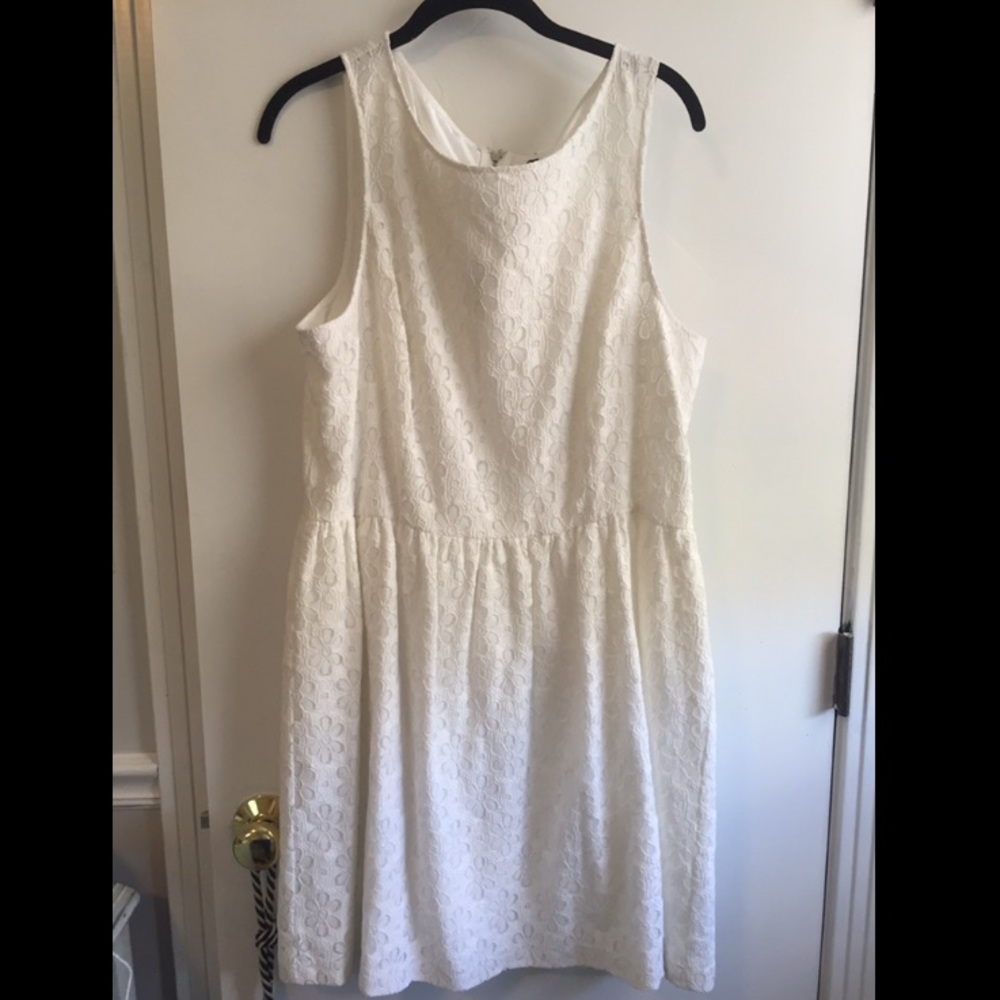 SOLD White lace cocktail dress XL