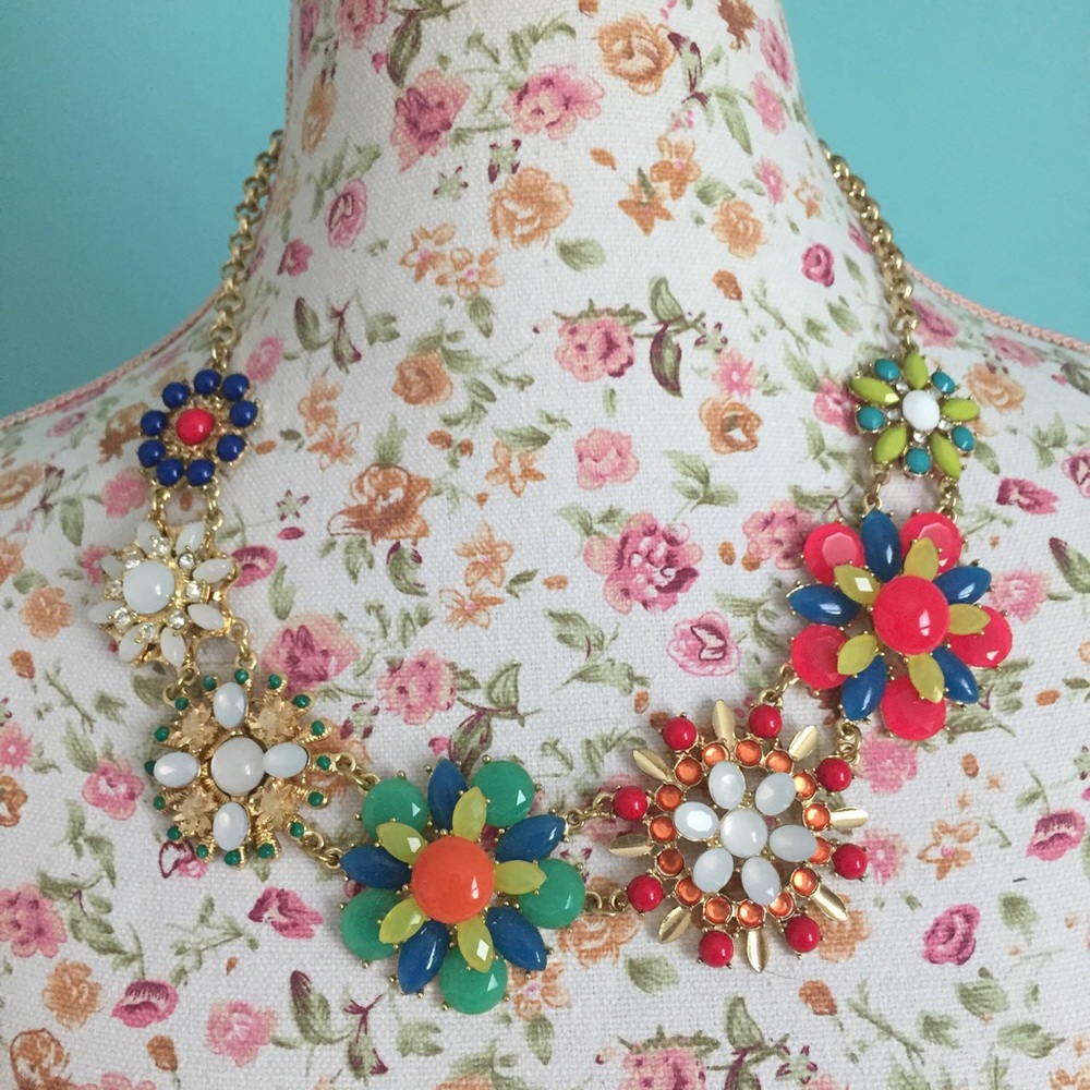 NWOT Francesca's Colorful Statement Necklace