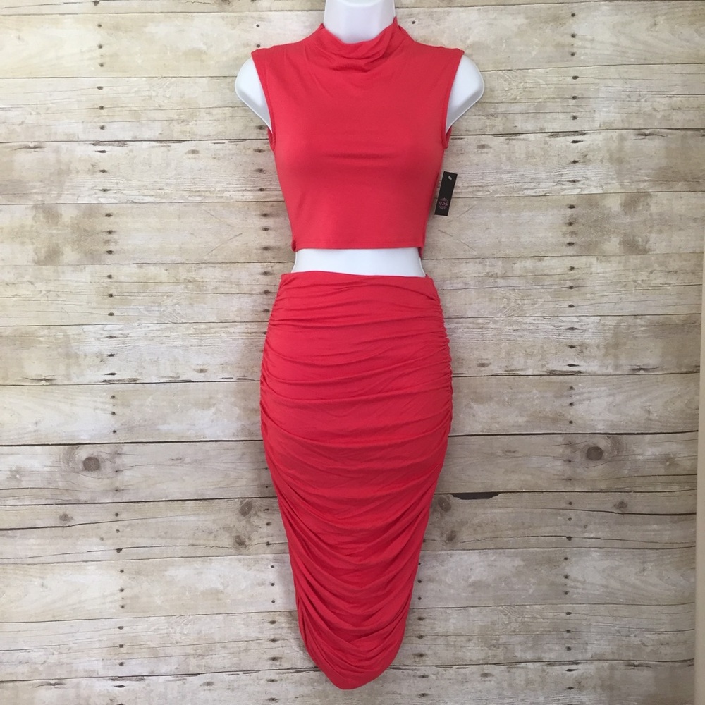 2 Piece Coral Set - Picture 3 of 6