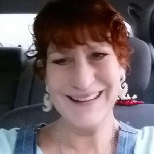 Meet your Posher, Debi