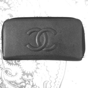Chanel classic caviar leather zip wallet