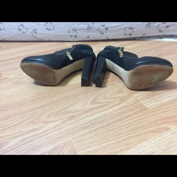 Michael Kors chunky heel booties - Picture 3 of 4