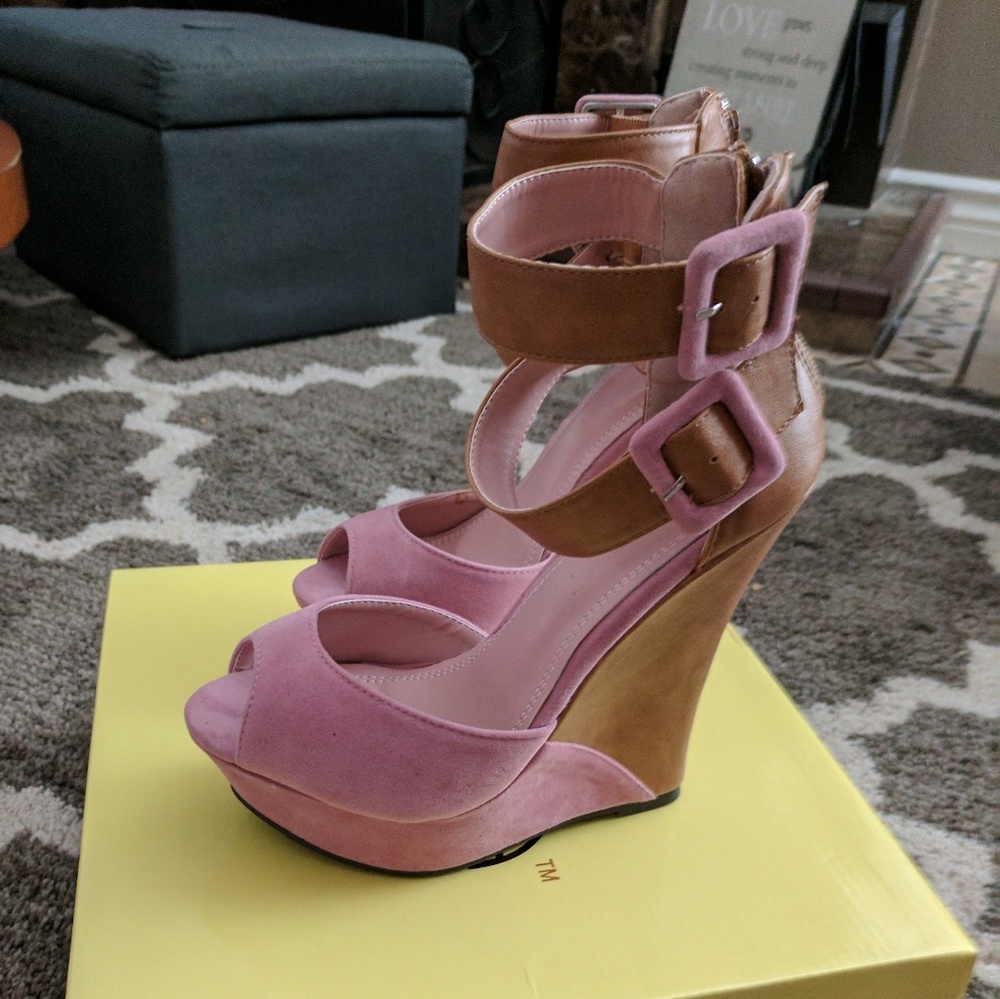 pink/tan wedge