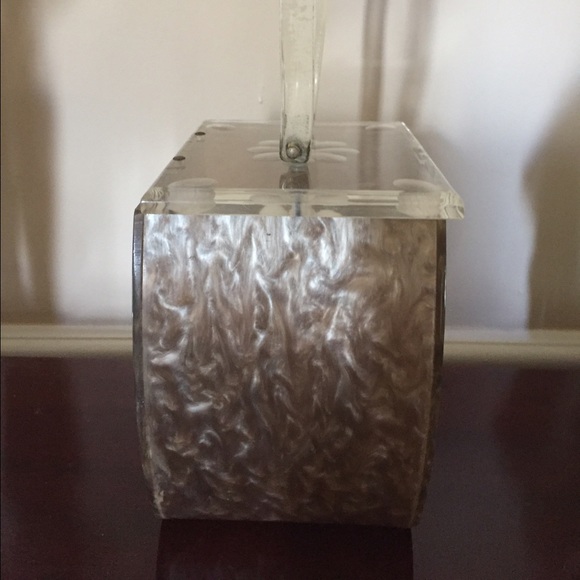 Vintage 1950's Lucite box purse. - Picture 2 of 8