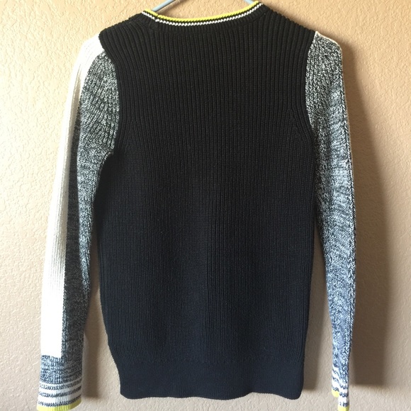 Victoria's Secret Crewneck Sweater - Picture 3 of 4