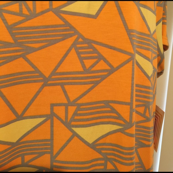 Nwt Lularoe classic tee Xl - Picture 2 of 3