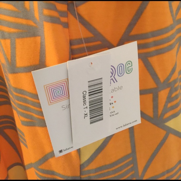 Nwt Lularoe classic tee Xl - Picture 3 of 3