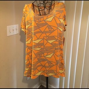 Nwt Lularoe classic tee Xl