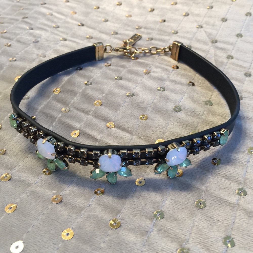Beautiful Glass Jewel Choker Necklace
