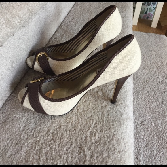 You will look HOT in  Steve Madden Lezlie heels. - Picture 2 of 4