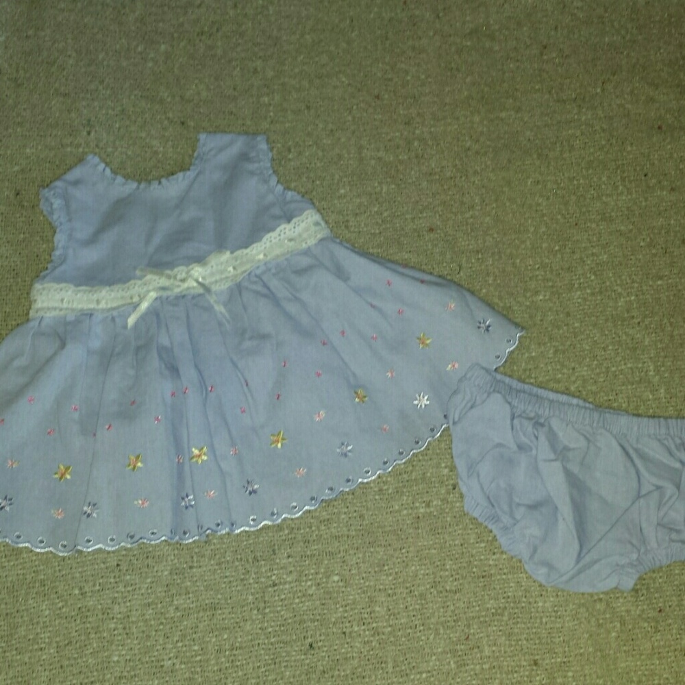 ❤HP❤ EUC Sweet Infant Dresses - Picture 3 of 3