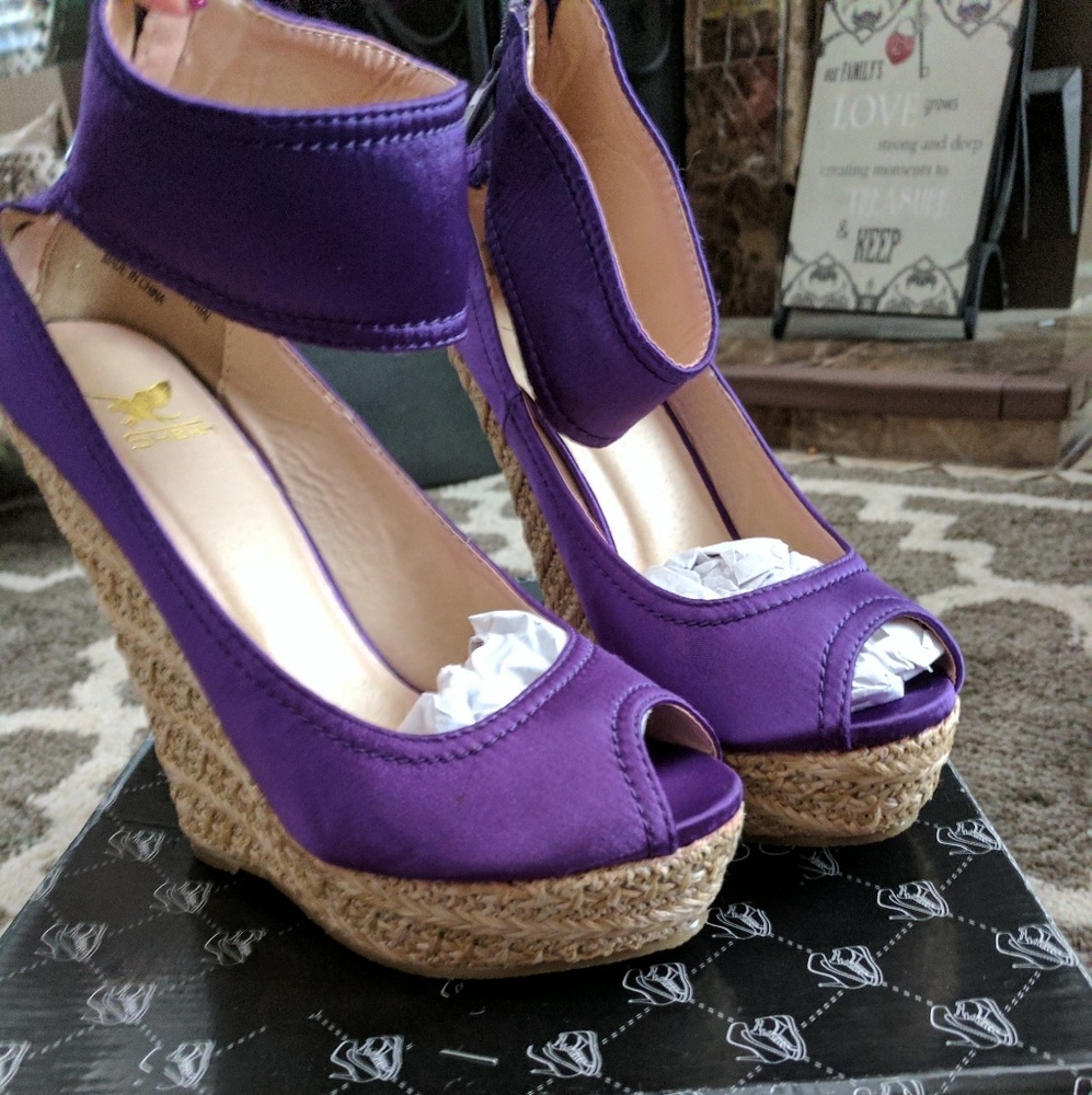 Purple/Cream Wedge
