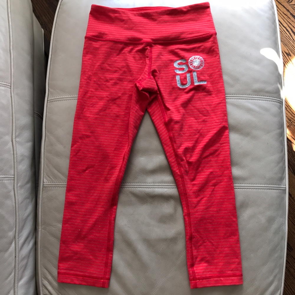 SoulCycle Lululemon wonder under size 4