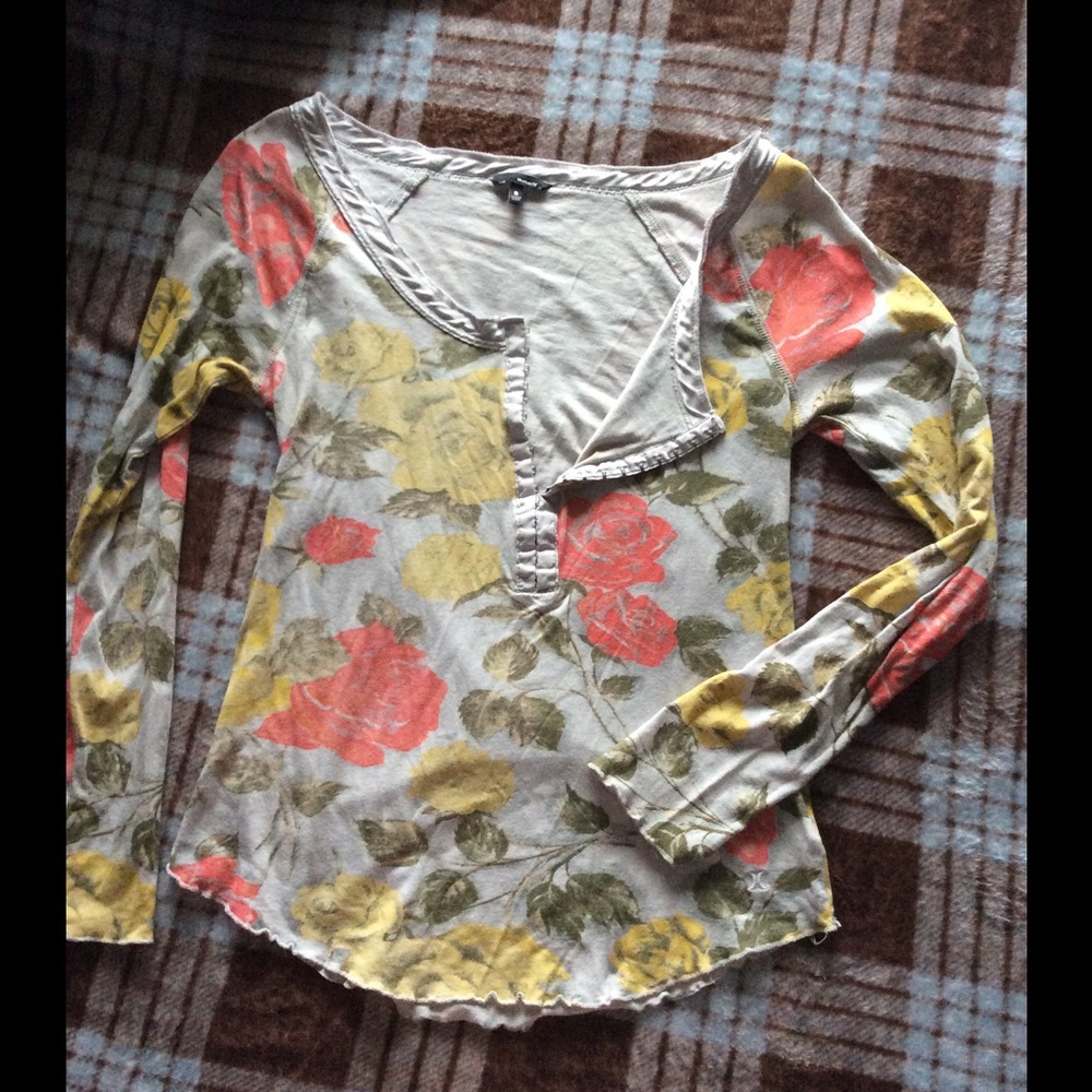 ⚠️Low-Ball Sale⚠️ Vintage Flowered Top