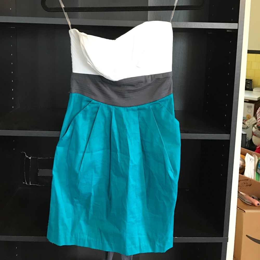 Fun strapless dress. Super cute