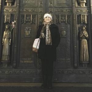 Meet your Posher, Debbie