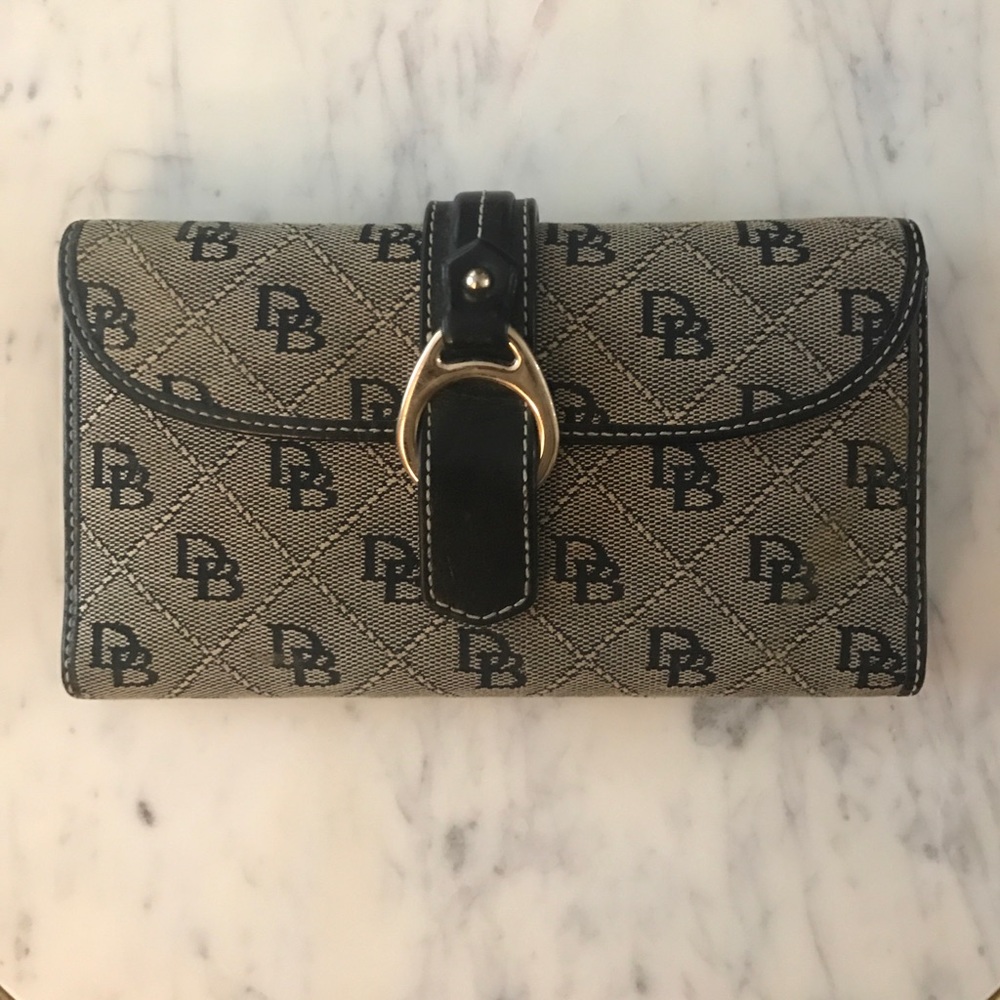 Dooney and Bourke wallet