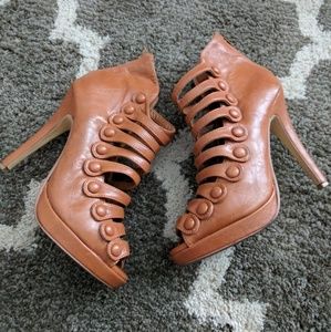 Tan Heels
