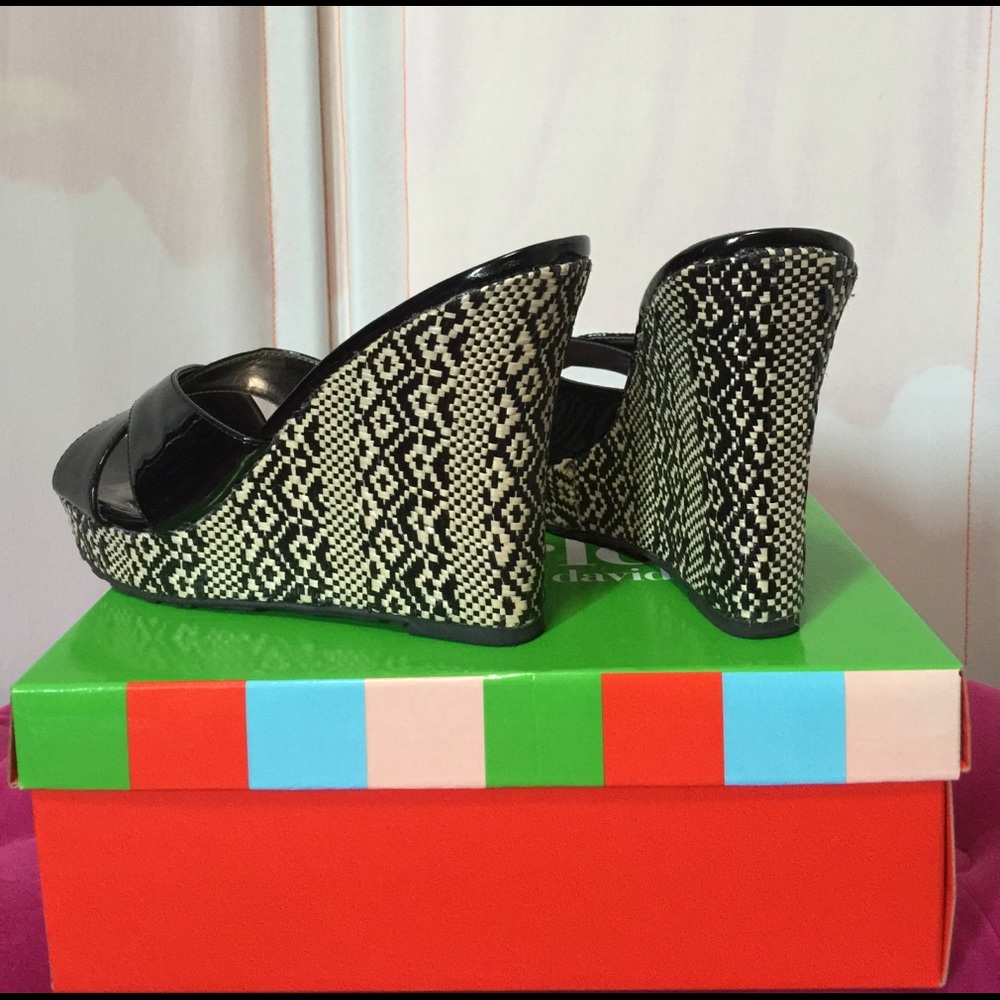 Charles By Charles David Black Patent Wedge, Sz 8 - image 4