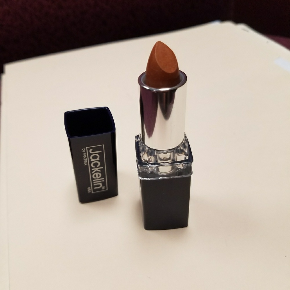 New 4 Tubes Lipstick with Vitamin E - Picture 5 of 8