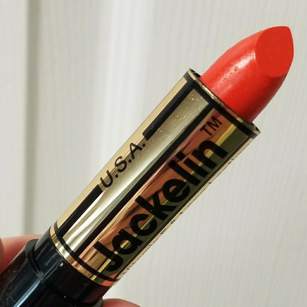 New 4 Tubes Lipstick with Vitamin E - Picture 7 of 8