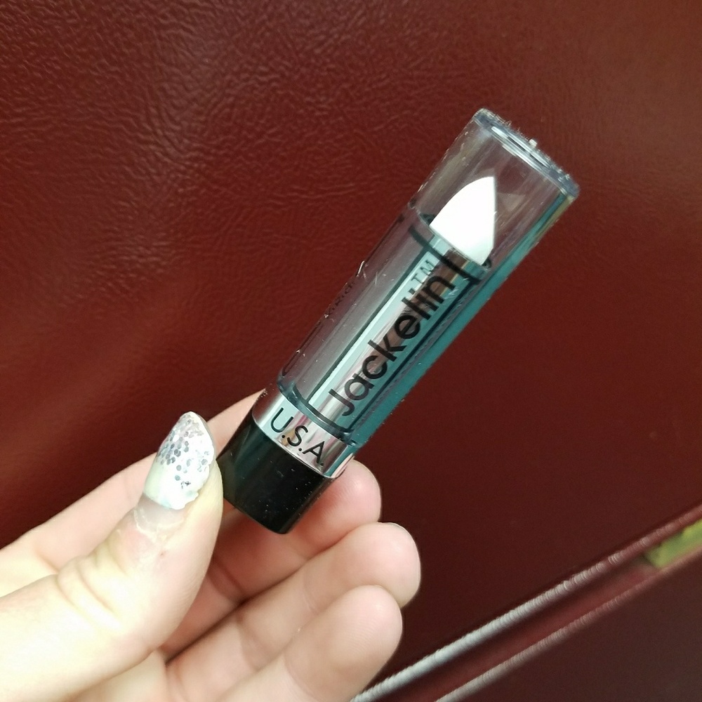 New 4 Tubes Lipstick with Vitamin E - Picture 8 of 8