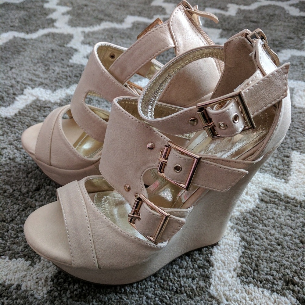 Cream Wedge