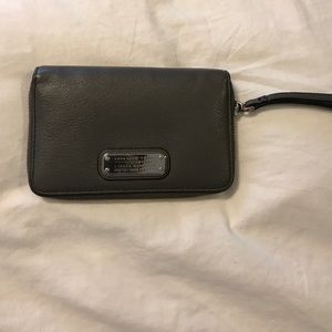 Marc jacobs wristlet