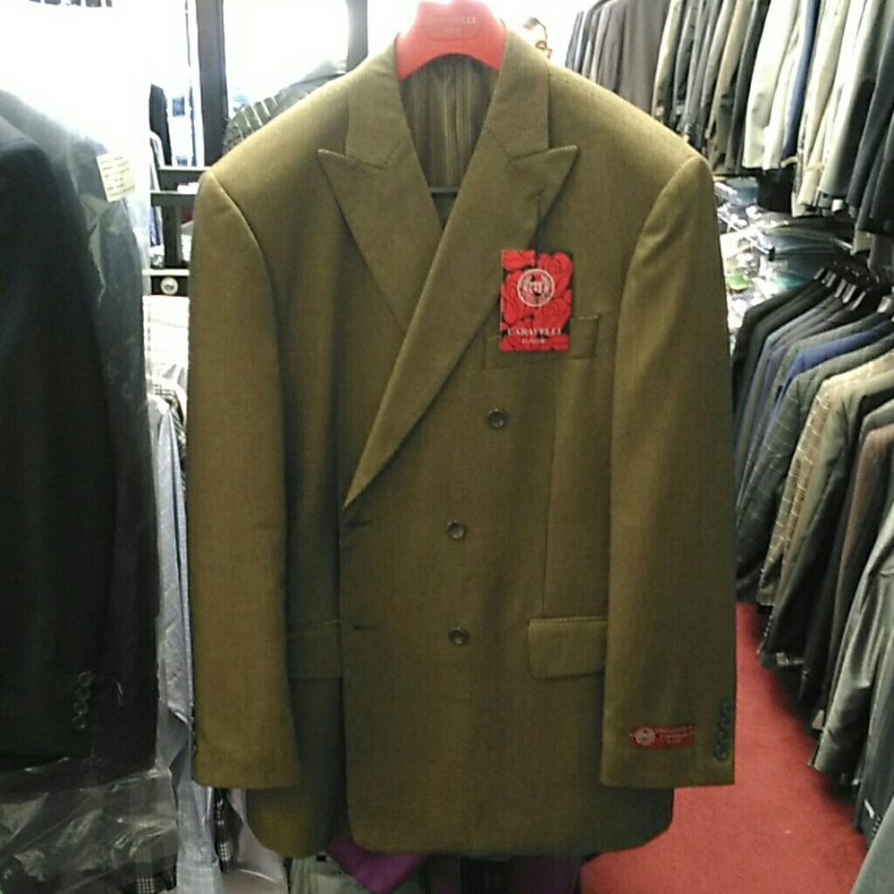 Caravelli Classic Double Breast Suit 44R 38W