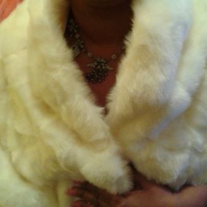 FAUX FUR STOLE /WRAP